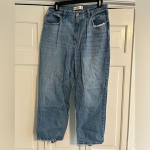 10S Abercrombie & Fitch Curve Love The Ankle Straight Ultra High Rise